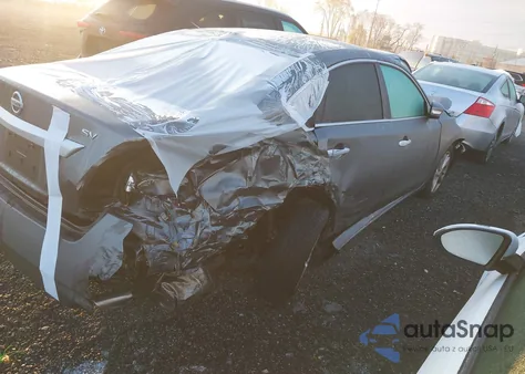 2015 Nissan Altima 2.5 Sv из США, поврежденный, VIN 1N4AL3AP3FC218732